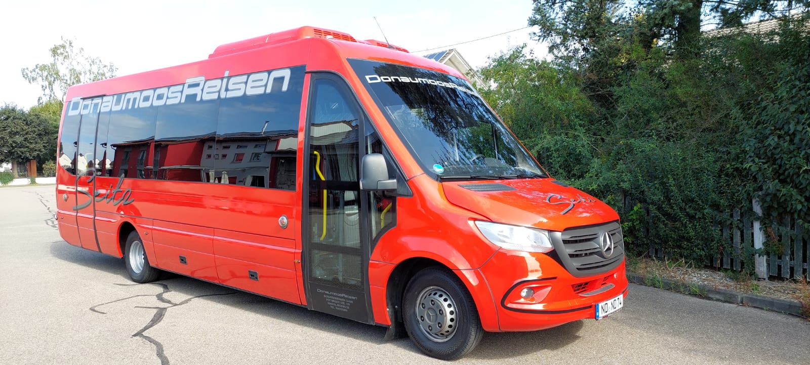 Mercedes 32-Sitzer Midibus mieten Bayern — Donaumoos Reisen Königsmoos