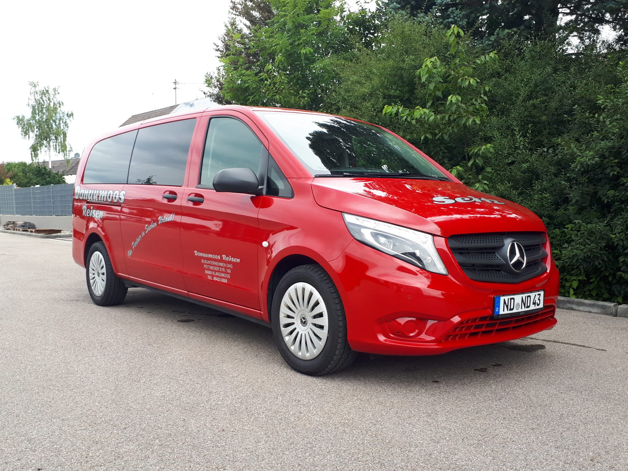 Mercedes Vito 8-Sitzer Kombi Königsmoos — Donaumoos Reisen rot ND-ND 43